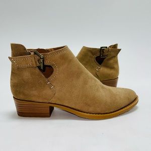 Style & Co. taupe ankle bootie size 6.5